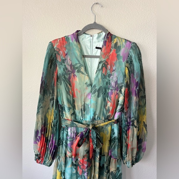 AlexMarie Tiered Simone Floral Long Sleeve Tie Waist VNeck Dress Women’s Size 6P - Picture 4 of 16
